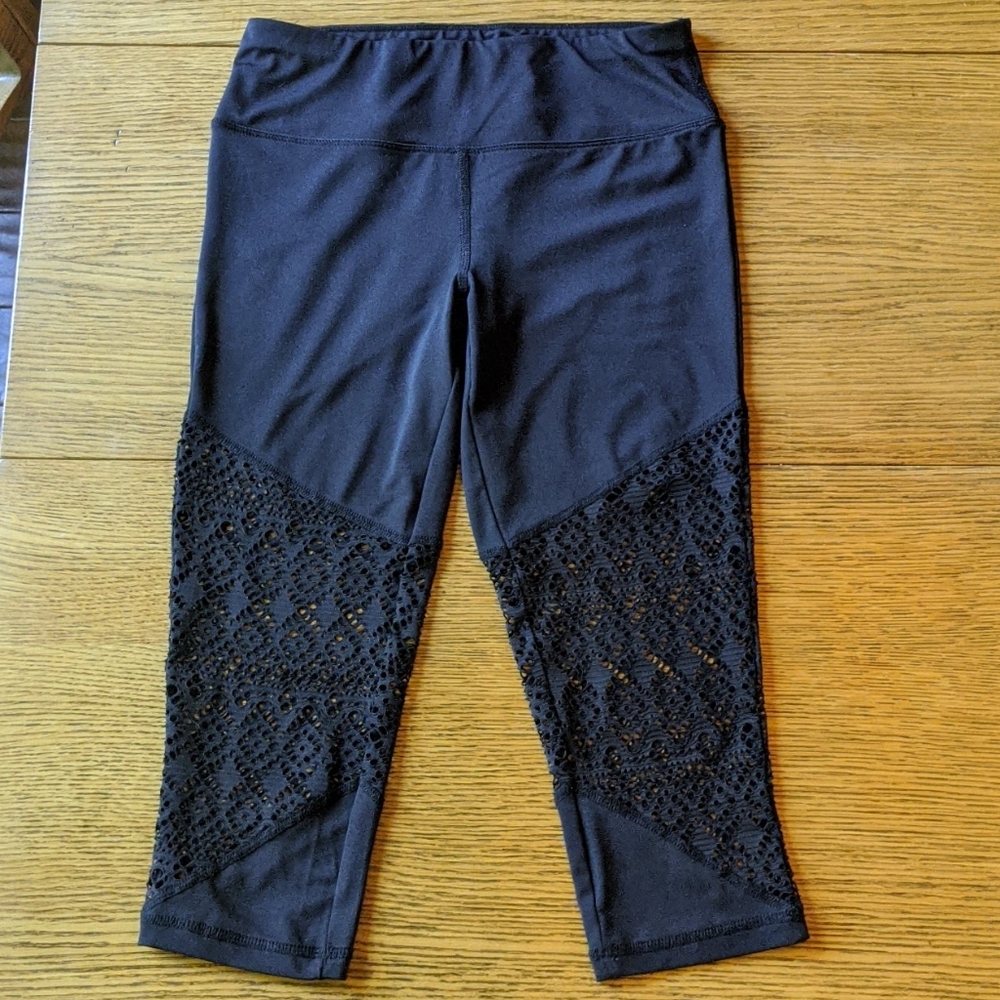 2 for $5 Material Girl Active Black Yoga Legging Capri Sz S